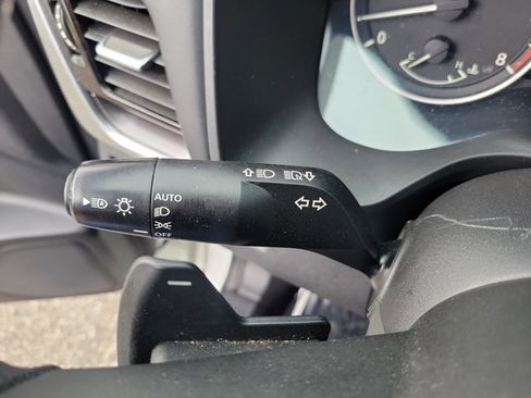 Used 2021 Nissan Rogue SV FWD image 25