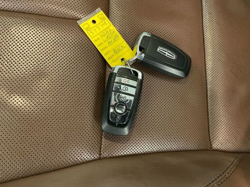 Used 2022 Lincoln Aviator Reserve w/ Equipment Group 201A AWD/4WD image 28