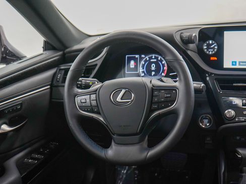 Used 2025 Lexus ES 350 w/ Premium Package FWD image 14