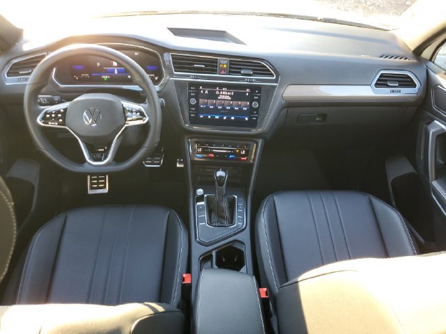 Certified 2023 Volkswagen Tiguan SE R-Line FWD image 11