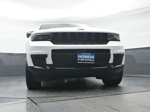 Used 2023 Jeep Grand Cherokee L Laredo image 30