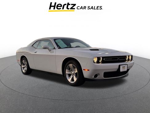 Used 2023 Dodge Challenger SXT image 1