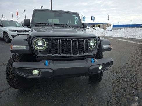 Used 2025 Jeep Wrangler Unlimited Rubicon 4xe w/ Safety Group image 11