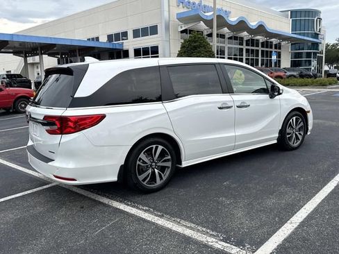 Certified 2024 Honda Odyssey Touring image 4