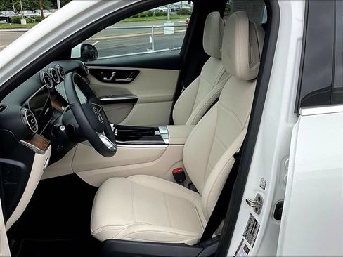 Used 2026 Mercedes-Benz GLC 300 4MATIC image 23