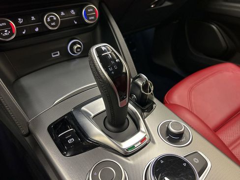 Used 2024 Alfa Romeo Stelvio Veloce AWD/4WD image 7
