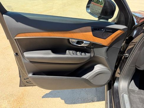 Certified 2023 Volvo XC90 T8 Plus w/ Protection Package Premier AWD/4WD image 9
