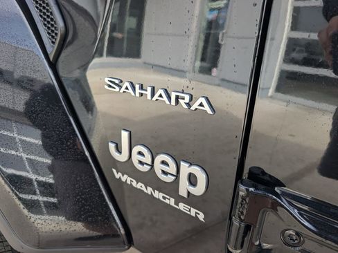 Used 2023 Jeep Wrangler Sahara image 13
