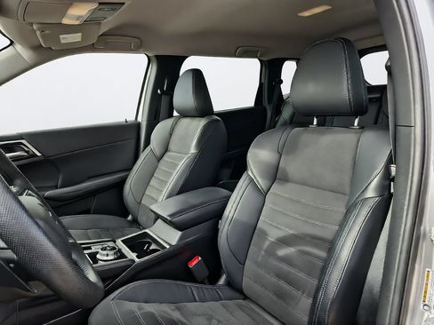 Used 2023 Mitsubishi Outlander SE FWD image 23