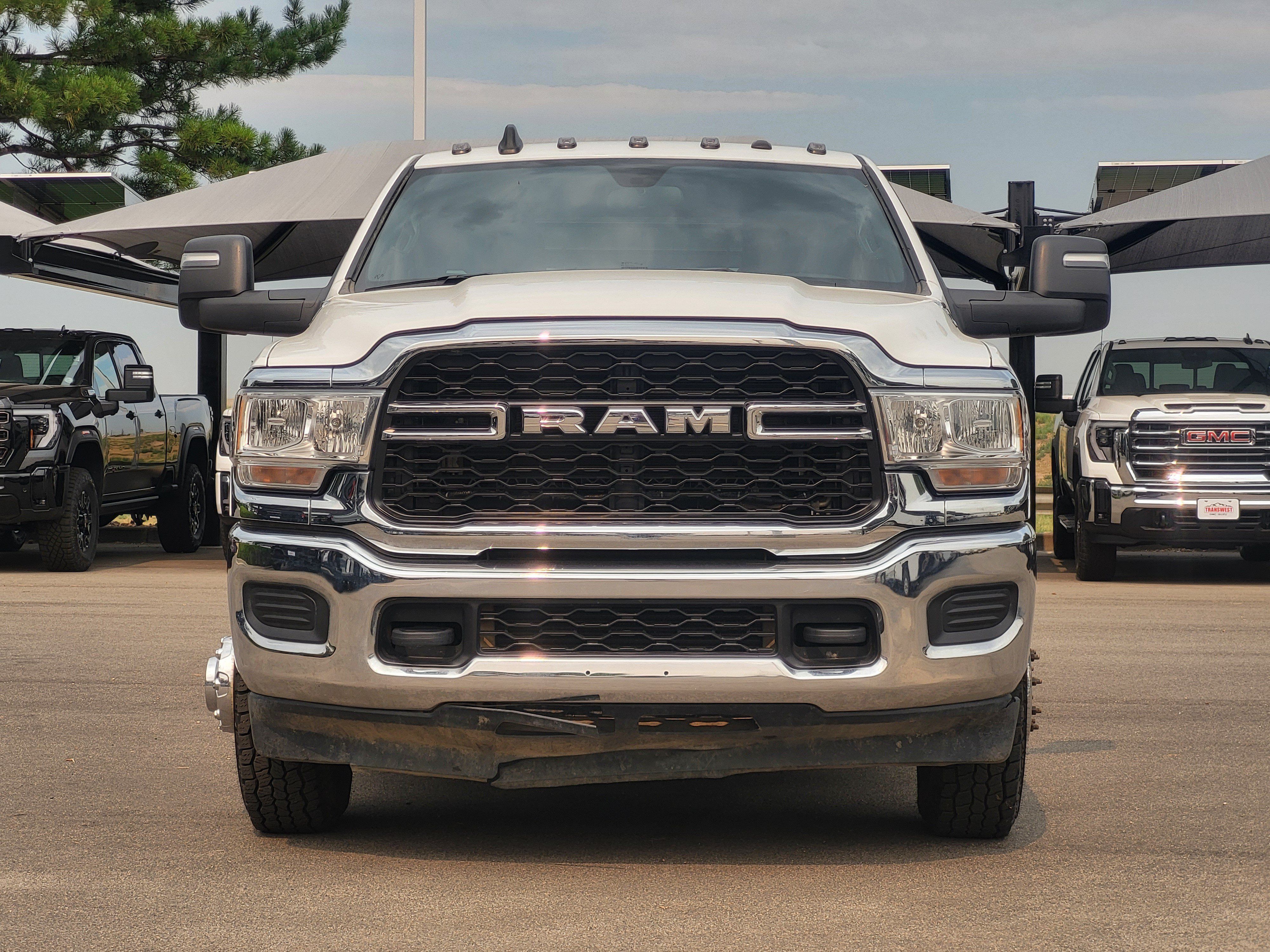 Used 2024 RAM 3500 Tradesman w/ Chrome Appearance Group AWD/4WD image 2