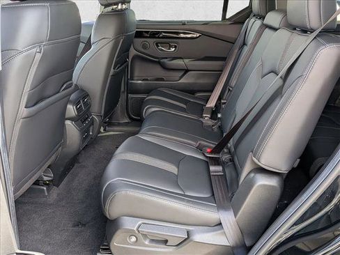 Used 2025 Honda Pilot Touring image 22