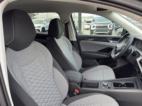 New 2026 Volkswagen Tiguan S FWD image 9