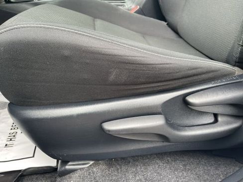 Certified 2018 Toyota RAV4 LE AWD/4WD image 13