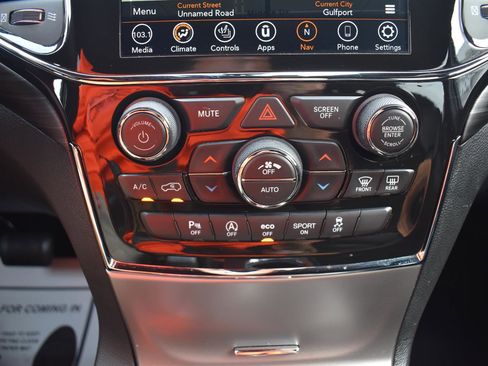 Used 2022 Jeep Grand Cherokee Laredo X image 37