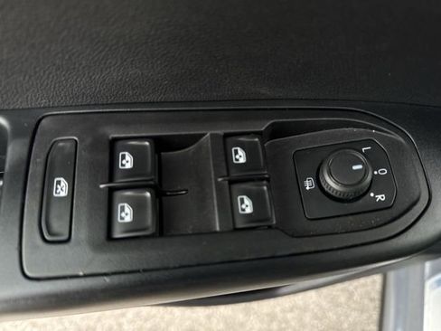 Certified 2022 Volkswagen Taos SE image 23