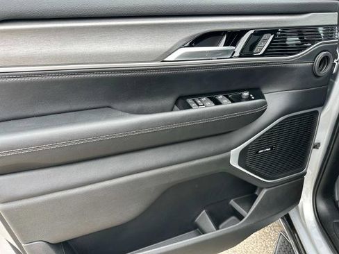 New 2025 Jeep Wagoneer 4WD w/ Premium Group I image 14