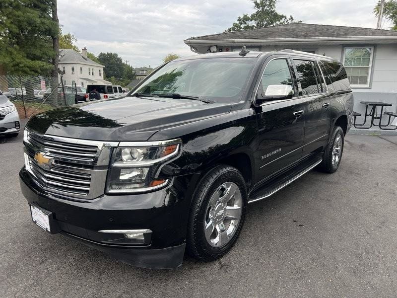 Used 2018 Chevrolet Suburban Premier AWD/4WD image 3