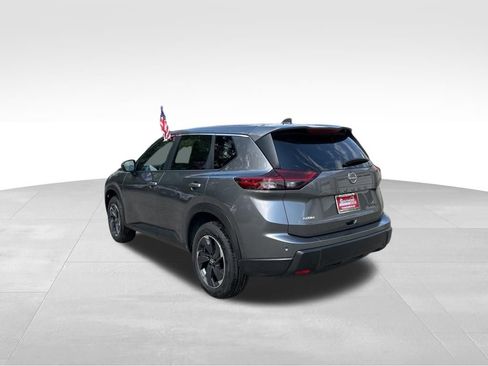 Used 2024 Nissan Rogue SV image 3
