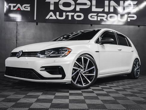 Used 2019 Volkswagen Golf 4-Door image 2