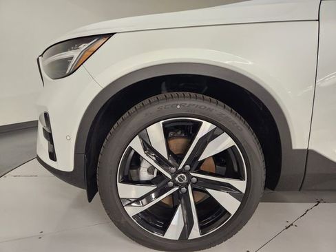 New 2026 Volvo XC40 B5 Ultra w/ Protection Package Premier image 11