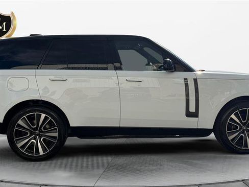 Used 2024 Land Rover Range Rover SE AWD/4WD image 6
