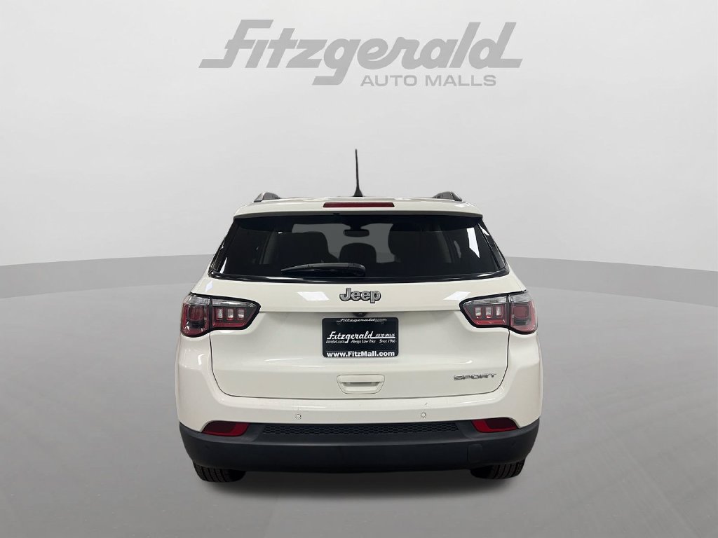 Used 2018 Jeep Compass Sport w/ Tech Group FWD image 5