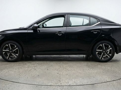 Used 2025 Nissan Sentra SV FWD image 5