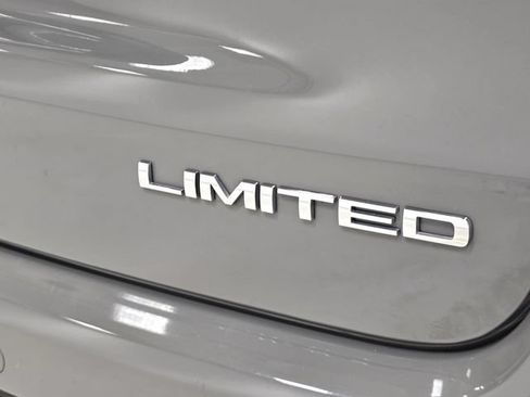 Used 2023 Jeep Compass Limited w/ Sun and Sound Group AWD/4WD image 6