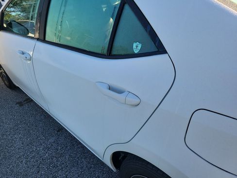 Used 2017 Toyota Corolla LE image 25