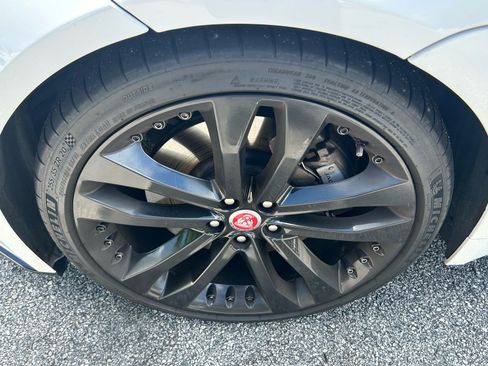 Used 2019 Jaguar F-TYPE Coupe RWD image 10