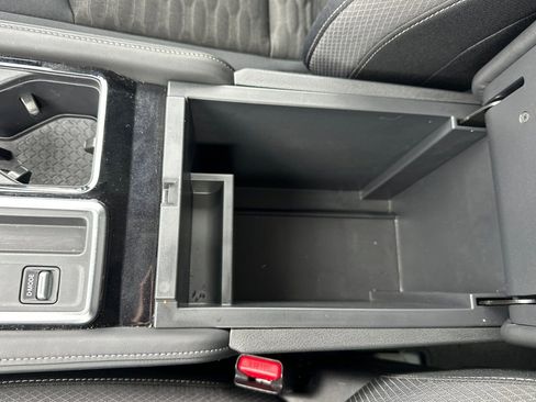 Certified 2025 Nissan Pathfinder SV image 33