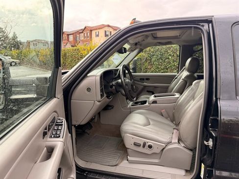 Used 2006 Chevrolet Silverado 3500 LT w/ Heavy-Duty Power Package image 13