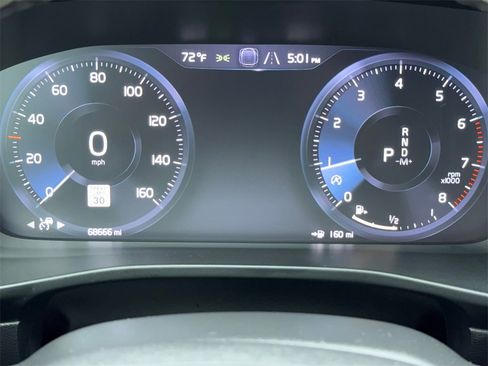 Used 2019 Volvo XC40 T5 R-Design image 21