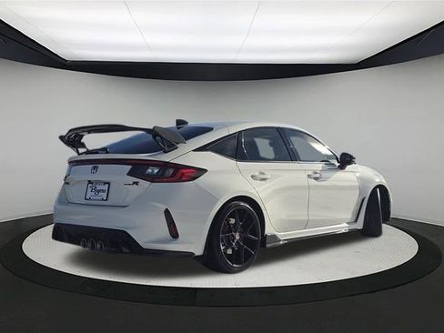 Used 2023 Honda Civic Type R image 7