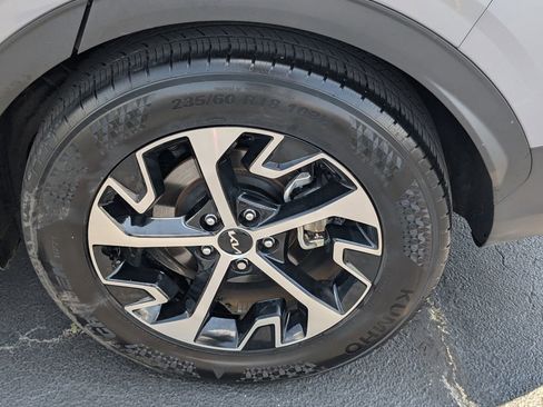 Used 2025 Kia Sportage EX FWD image 25