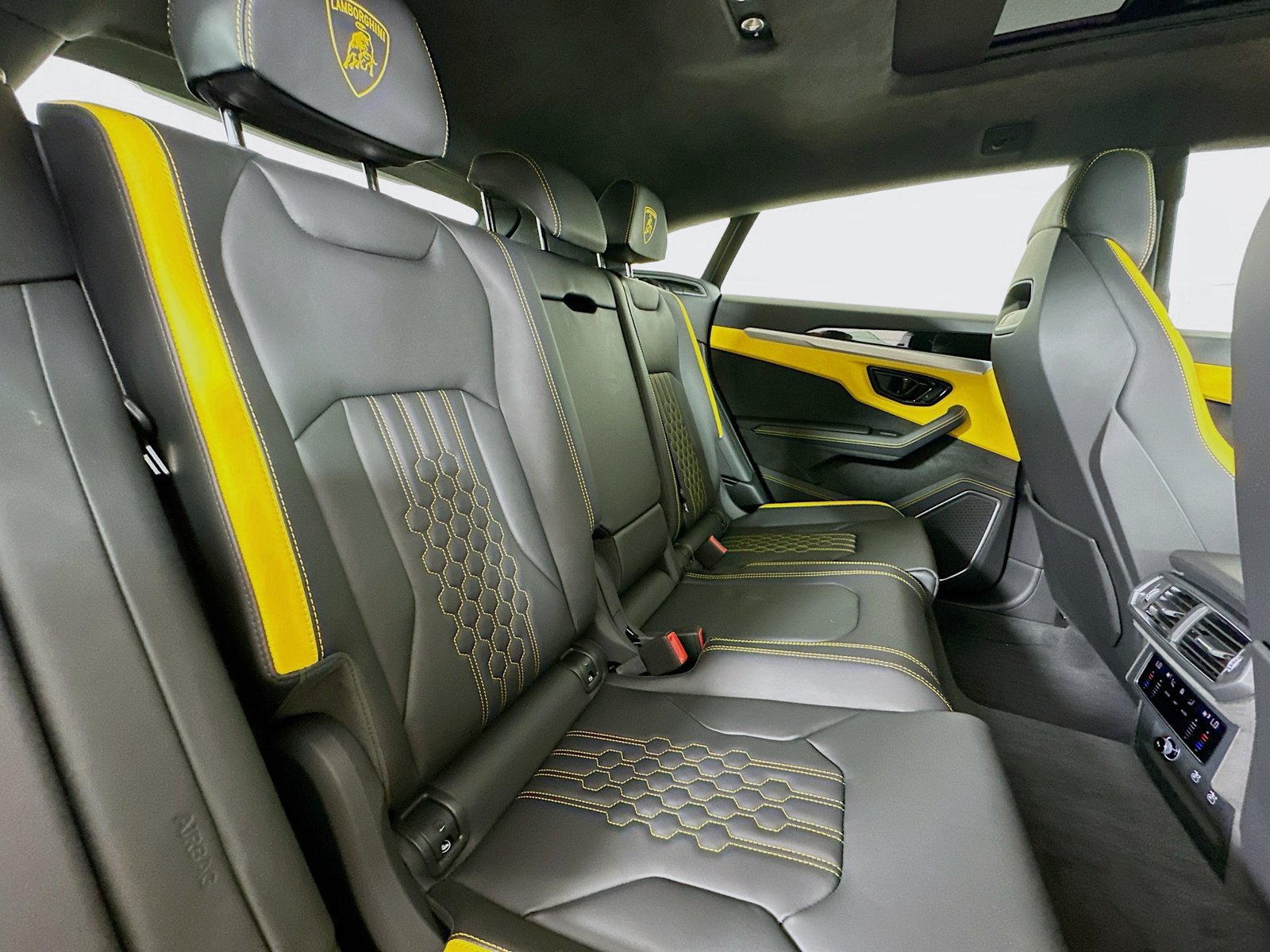 Used 2025 Lamborghini Urus S AWD/4WD image 37