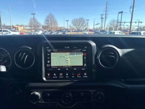 Used 2021 Jeep Gladiator Overland w/ Popular Equipment Package image 19