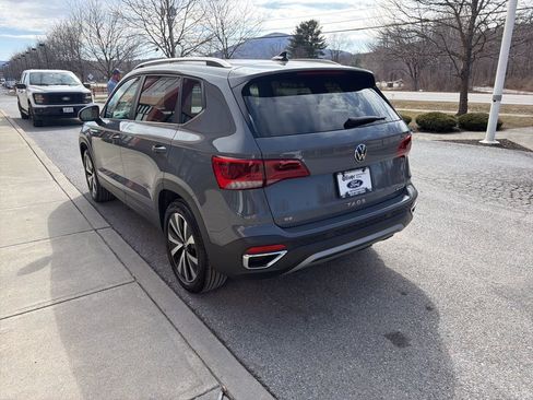 Used 2022 Volkswagen Taos SE AWD/4WD image 5