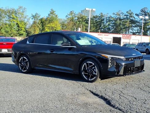 New 2025 Kia K4 GT-Line w/ GT-Line Premium Package image 2