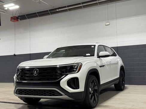 New 2026 Volkswagen Atlas Cross Sport SE image 30