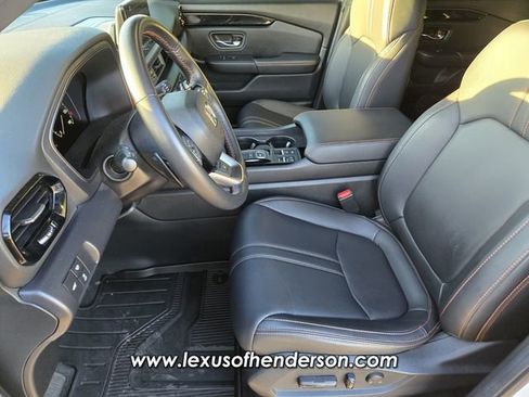 Used 2025 Honda Pilot TrailSport image 10