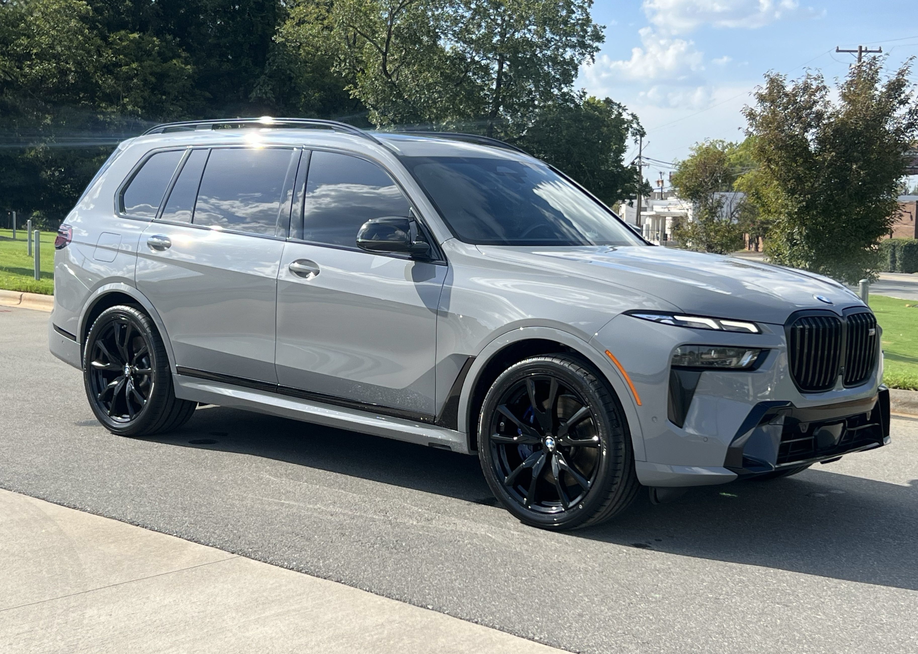 Used 2024 BMW X7 M60i w/ Executive Package AWD/4WD image 1