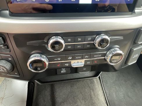 Used 2021 Ford F150 XLT w/ Equipment Group 302A High image 26