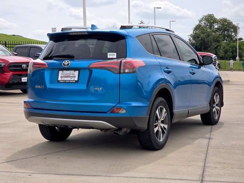 Used 2018 Toyota RAV4 XLE w/ Plus Extra Value Package FWD image 4