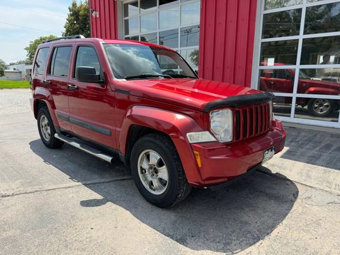 Used 2008 Jeep Liberty Sport w/ Popular Equipment Group AWD/4WD image 2
