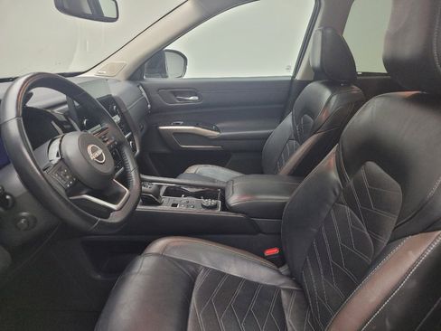 Used 2022 Nissan Pathfinder Platinum w/ Cargo Package AWD/4WD image 17