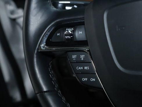 Certified 2023 Lincoln Nautilus Reserve w/ Luxury Package image 24