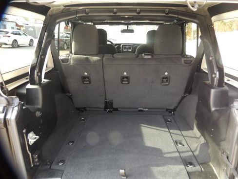 Used 2021 Jeep Wrangler Unlimited Sport image 22