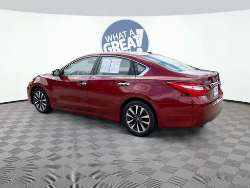Used 2017 Nissan Altima 2.5 SL w/ Moonroof Package image 7