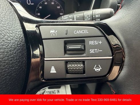 Used 2025 Honda Pilot Black Edition image 17